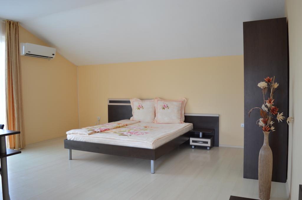 Zafo Hotel Sinemoretz Ngoại thất bức ảnh